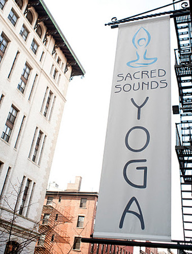 セイクレッド・サウンド・ヨーガ ／ Sacred Sounds Yoga